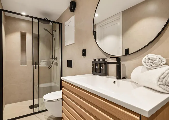 Panorama - View In L 2br & Terrace Apartament